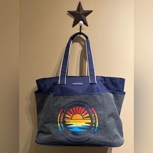 Geckobrands Michigan Lakes Oversized Waterproof Beach Tote EUC